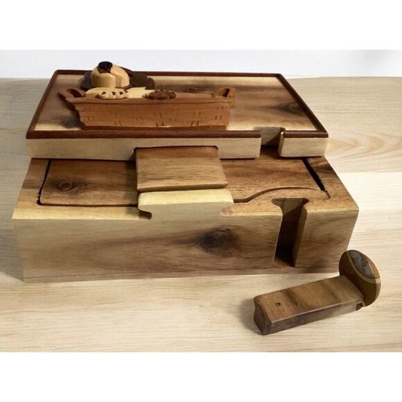 Carver Dan's Dog Puzzle Box/trick box with a hidden opening mechanism - Picture 5 of 5